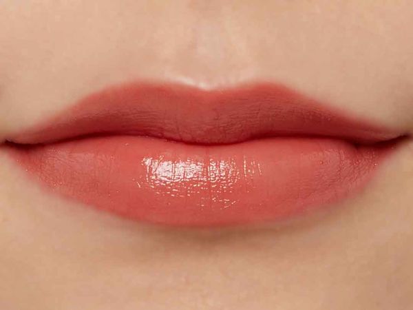 好感度もトレンド感も欲しい!今のうちにオフィスメイクの再確認の画像